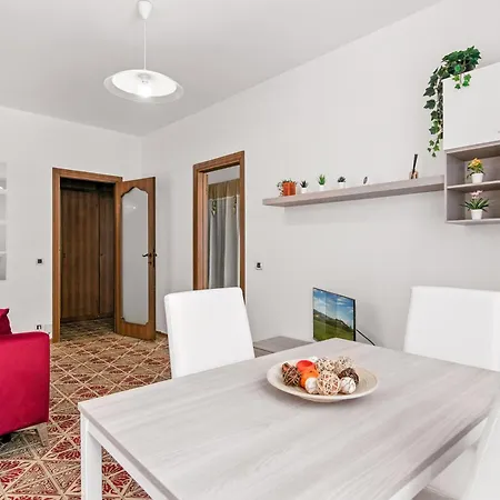 Landi 3 - 2 Con Balcone, Ascensore E Parcheggio 아파트 *