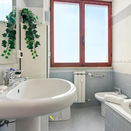Landi 3 - 2 Con Balcone, Ascensore E Parcheggio 아파트 *
